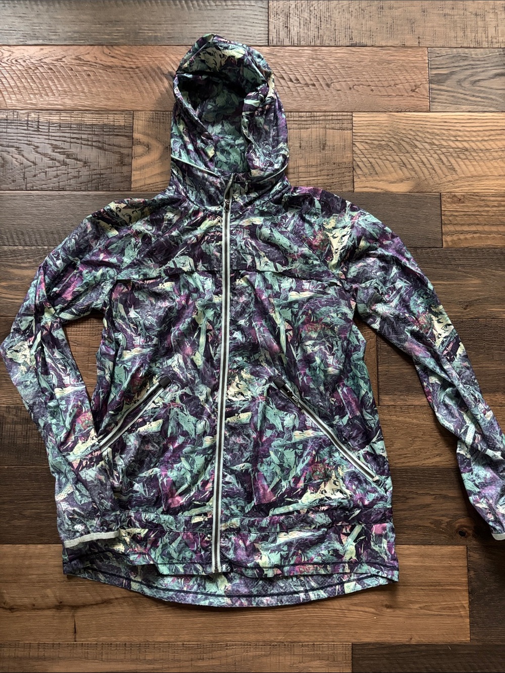 Lululemon Lightweight Hooded Zip Jacket in Purple & Teal Abstract Print